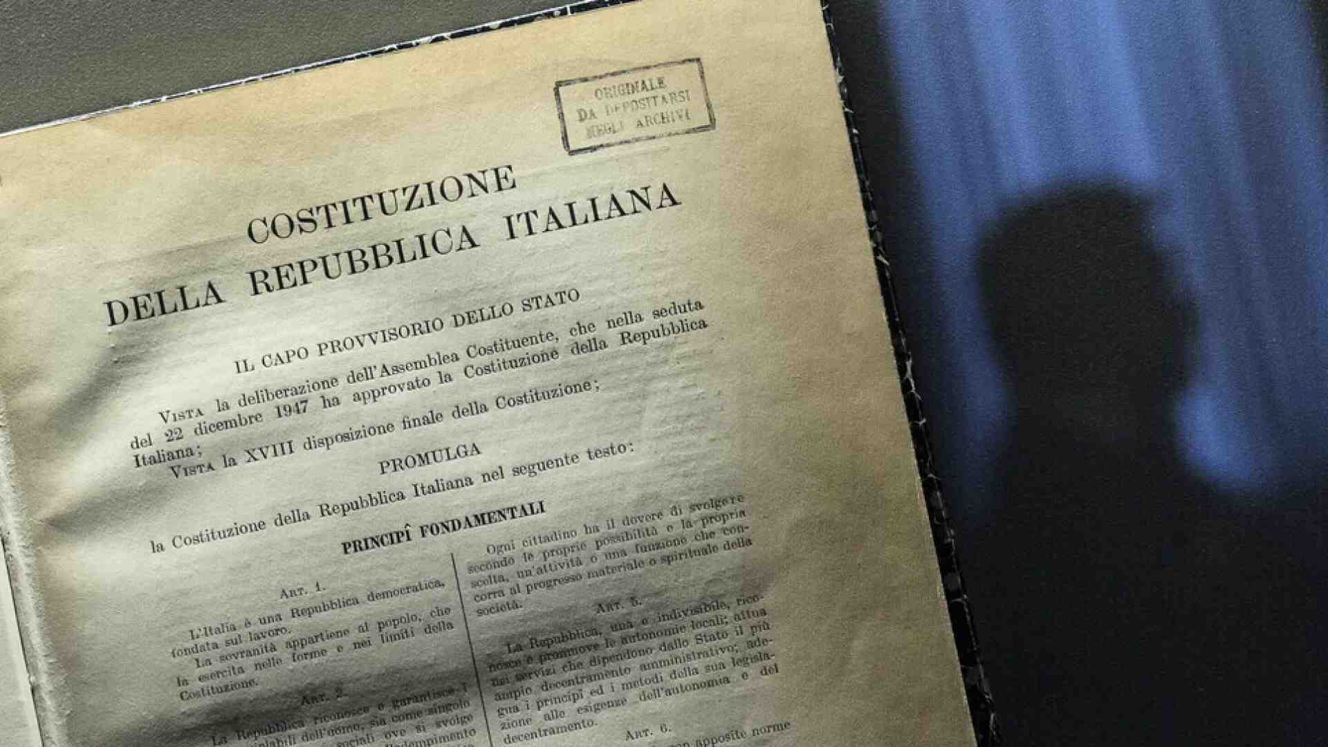 Dopo ambiente, sport e animali, i partiti vogliono inserire in Costituzione anche le vittime dei reati