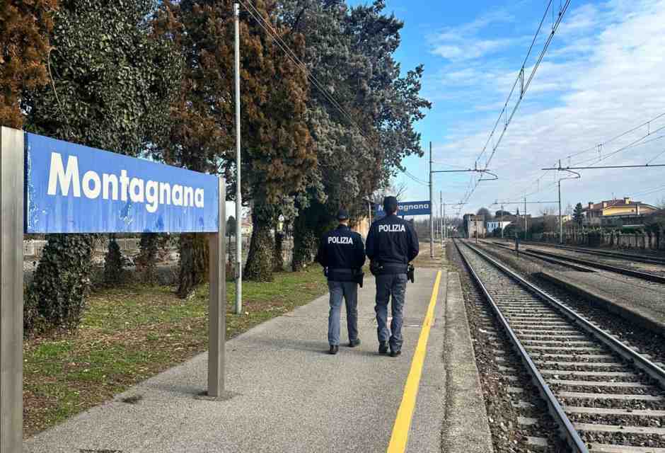 Trasporti bloccati, forse c'è la lobby delle scarpe da passeggio dietro Salvini