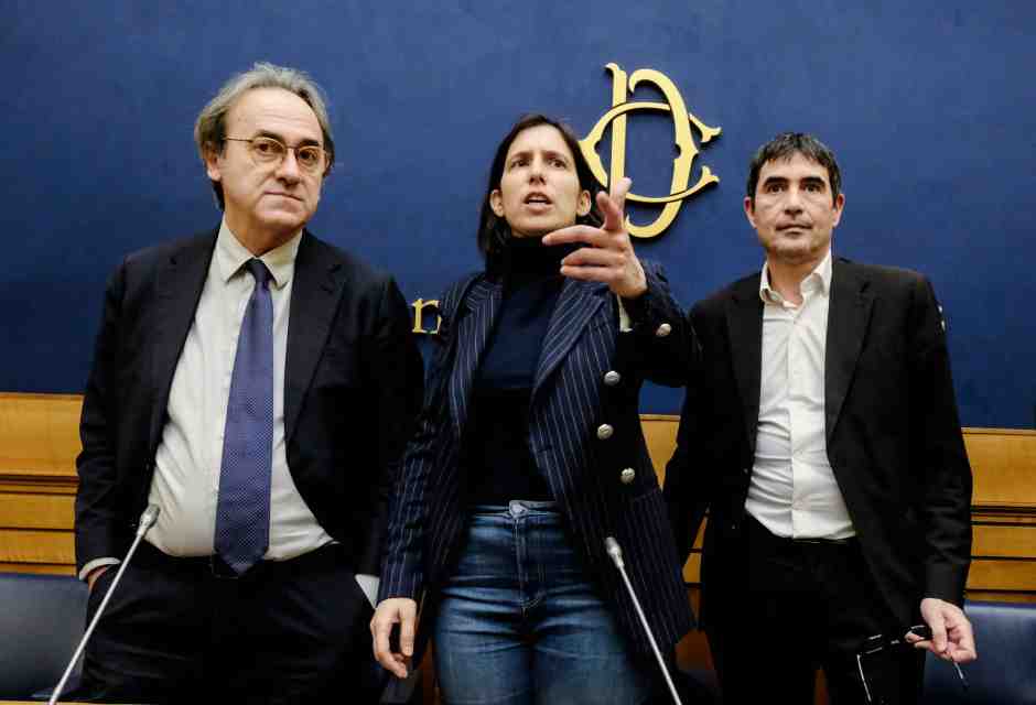 Il complotto del centrosinistra per trasformare la destra non moderata in una destra moderata