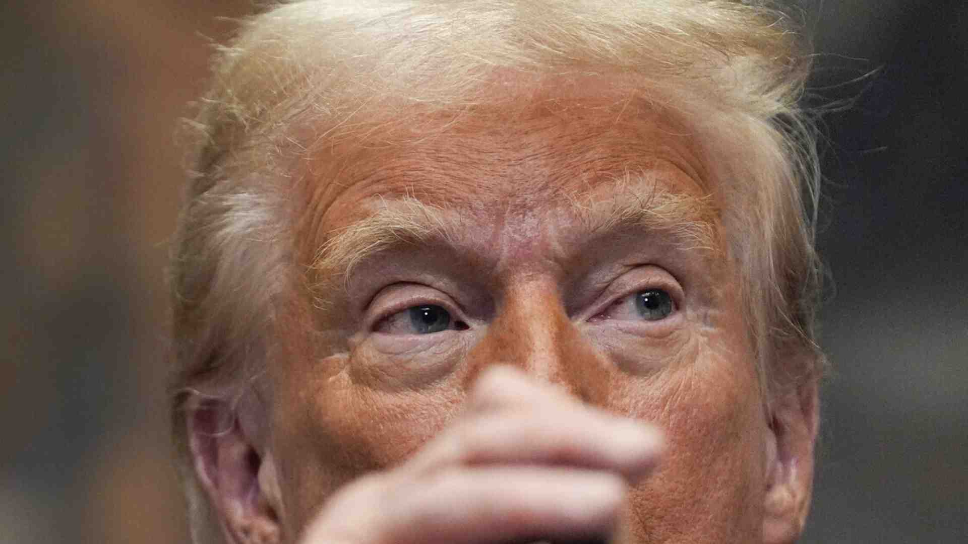 In America gli elettori scelgono “il meno lontano”. E’ da qui che poi si governa