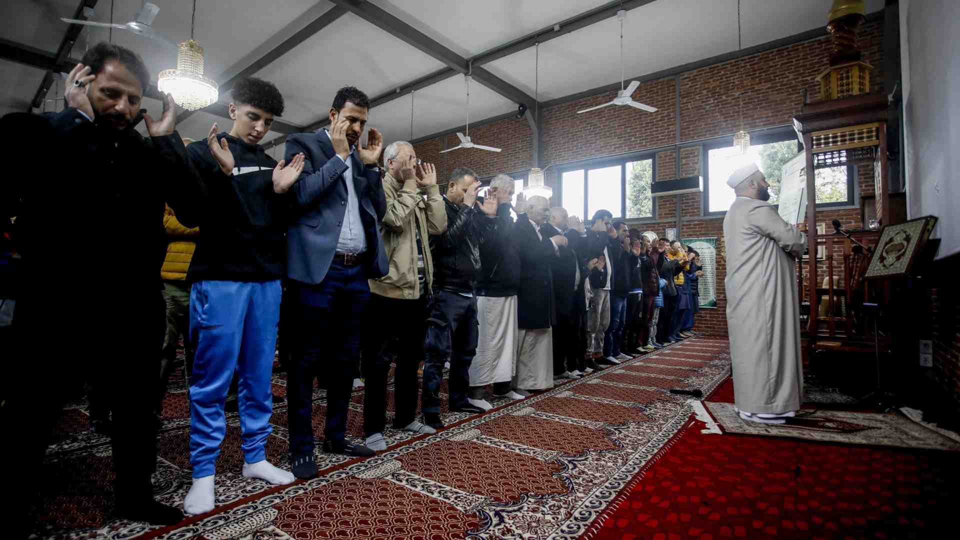 Si riaccendono le polemiche sulle moschee abusive, ma i piani del Comune sono fermi