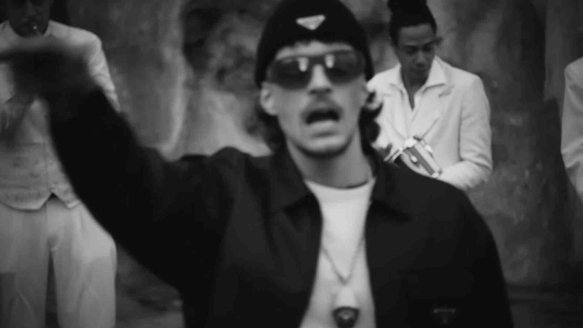 Versi solenni e cupi, nello stile di Califano: Ketama rovescia il tavolo dell’impresentabilità