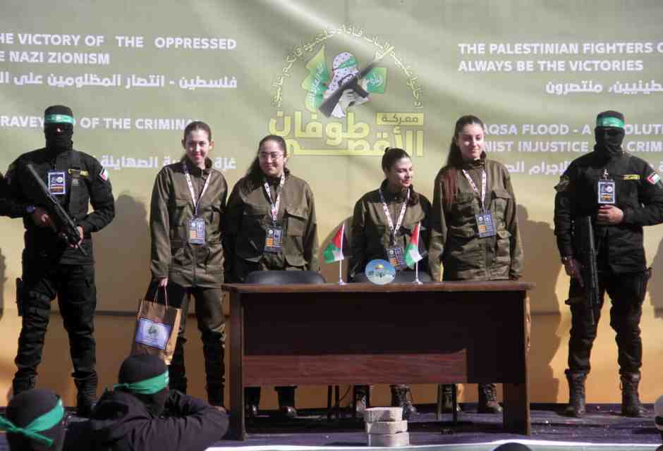 I prossimi ostaggi israeliani verranno liberati giovedì. La lista dei vivi rilasciata da Hamas