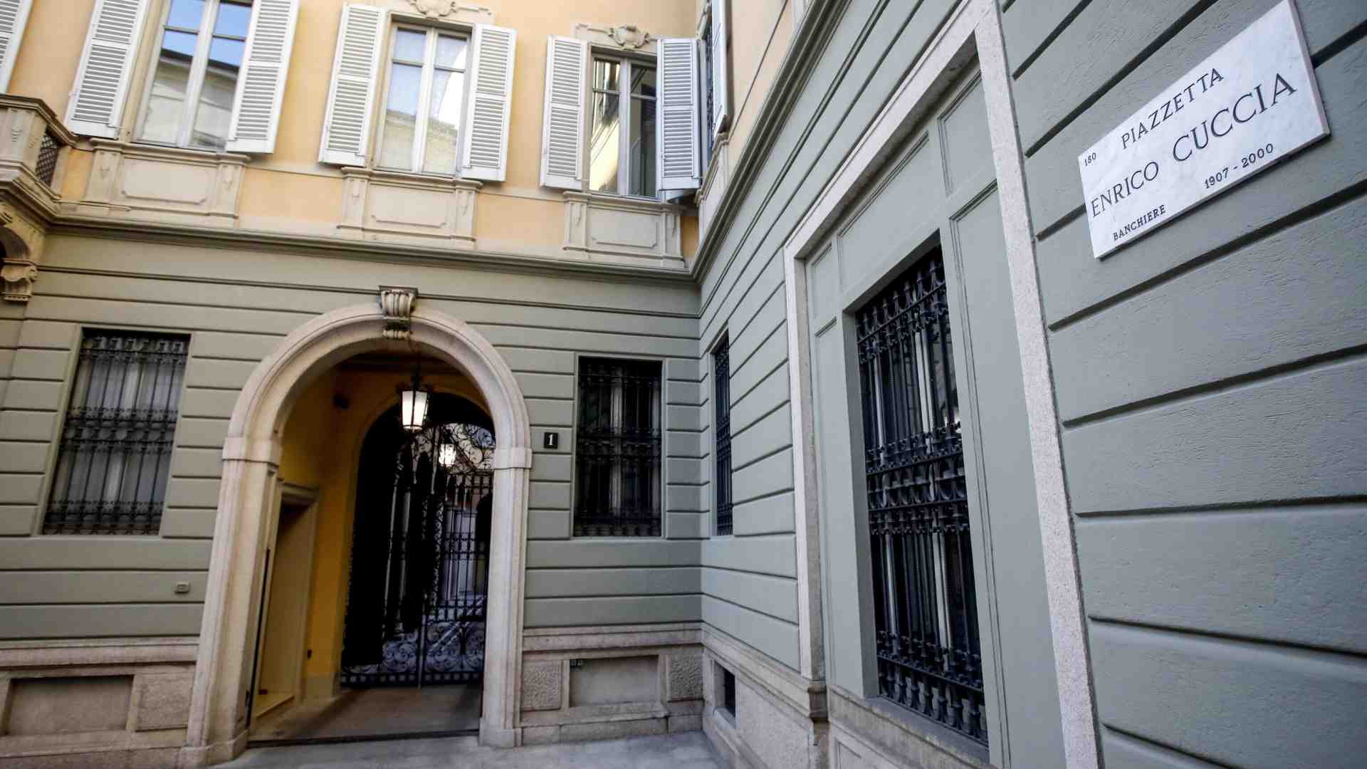 Il palazzo che ospita la sede di Mediobanca Premier in piazzetta Enrico Cuccia a Milano, 24 gennaio 2025 (Ansa/Mourad Balti Touati) <br />