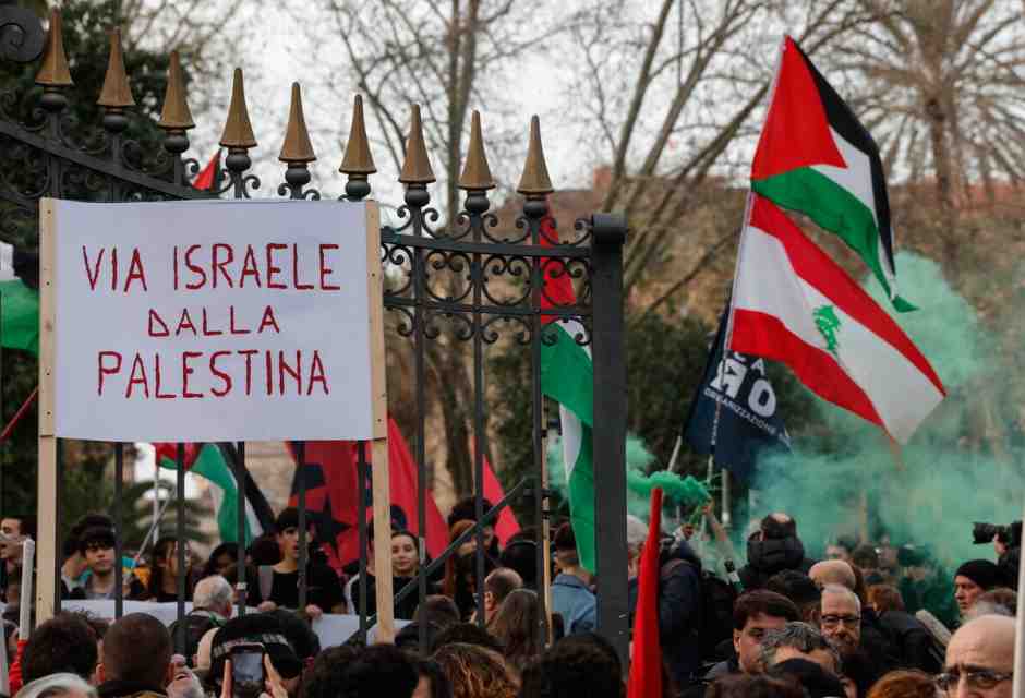 Tra woke, slogan e sfumature antisemite: Hamas e i suoi utili idioti