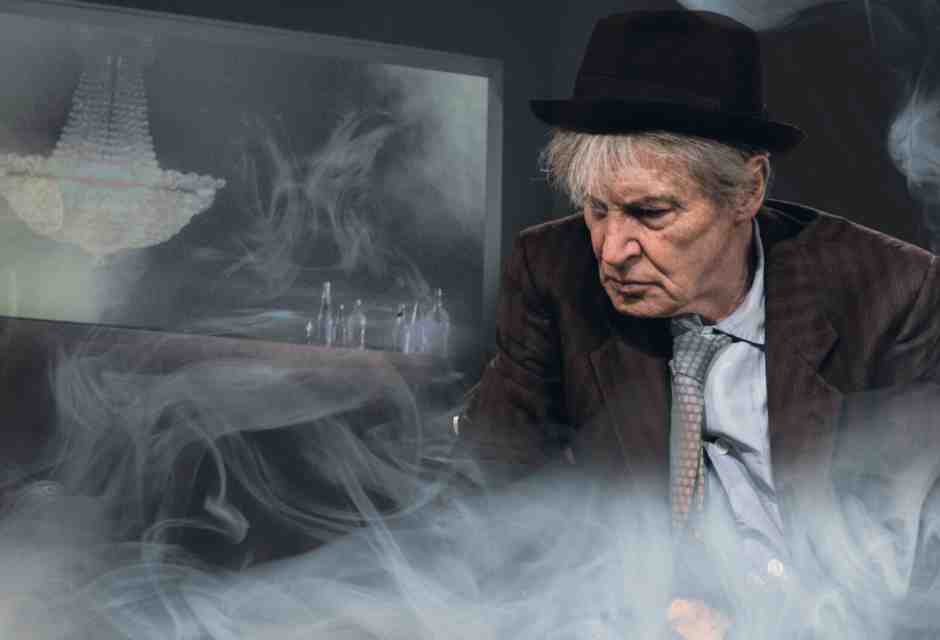 Il "Santo bevitore" di Roth a Milano, una serata felice a teatro