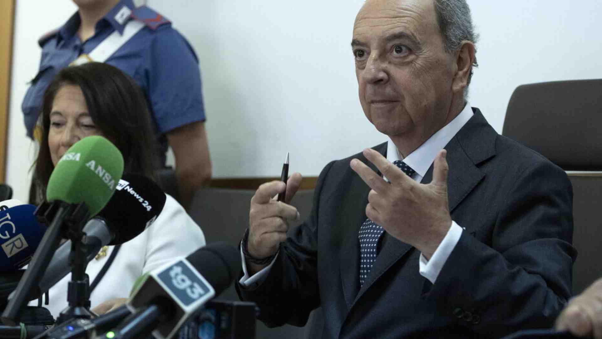 "Macché atto dovuto": persino le toghe criticano Lo Voi