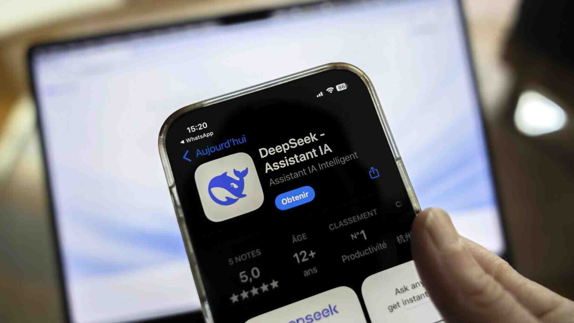 DeepSeek è scomparsa dagli app store Apple e Google in Italia