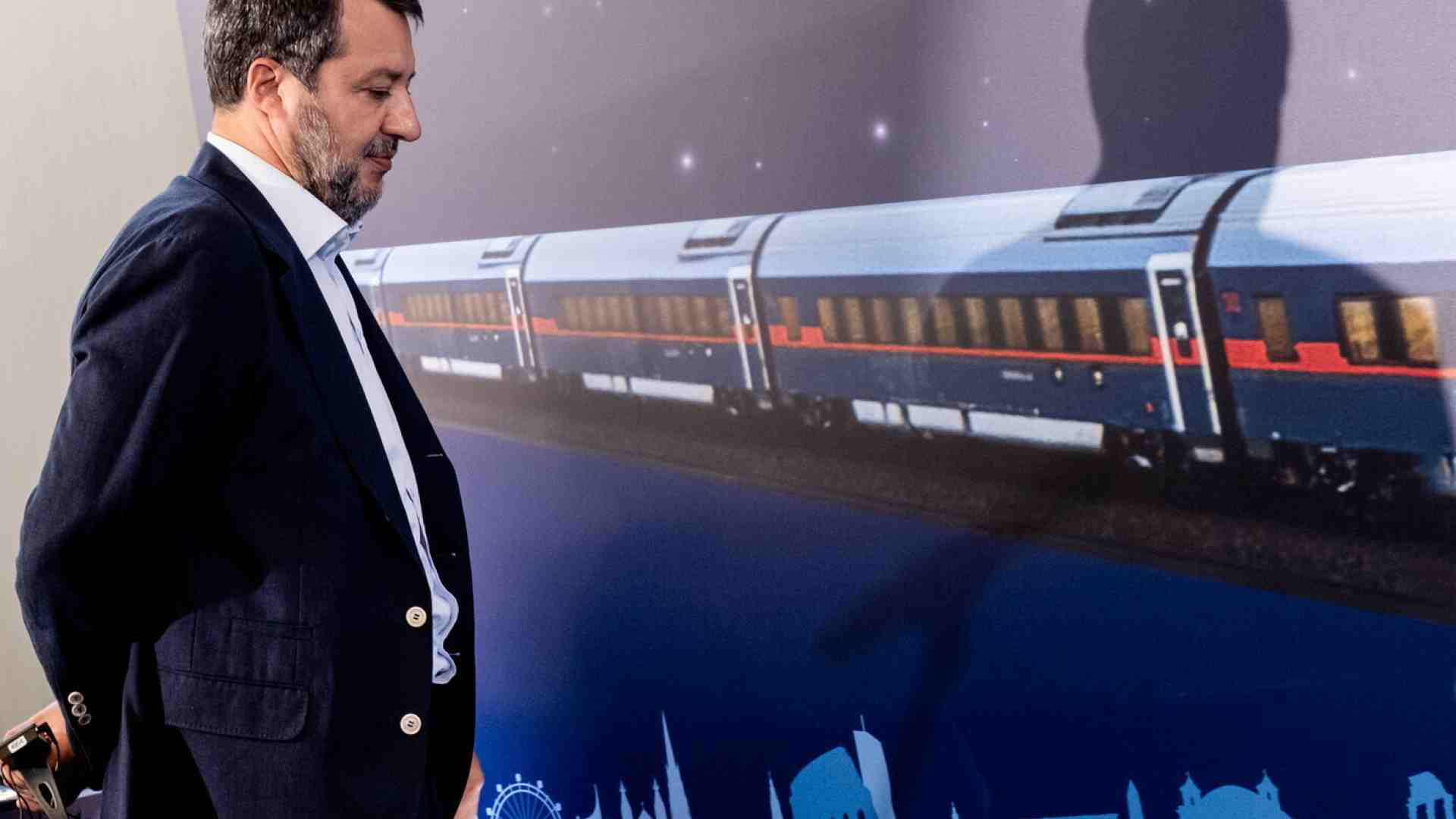 Nuovi guasti e ritardi sull'Alta velocità Roma-Firenze. Salvini griderà ancora al complotto?