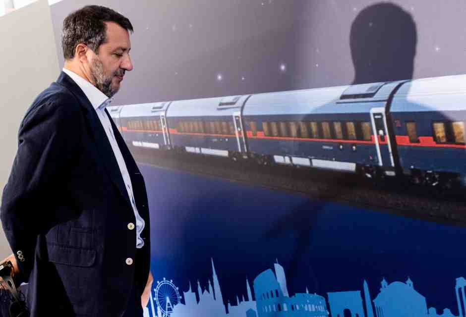 Nuovi guasti e ritardi sull'Alta velocità Roma-Firenze. Salvini griderà ancora al complotto?