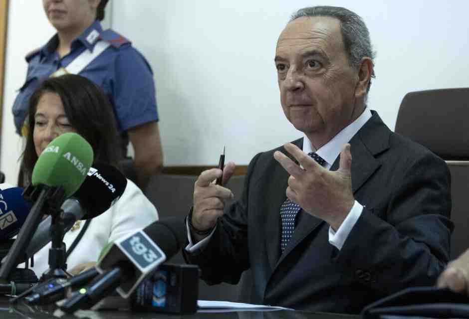 "Macché atto dovuto": persino le toghe criticano Lo Voi