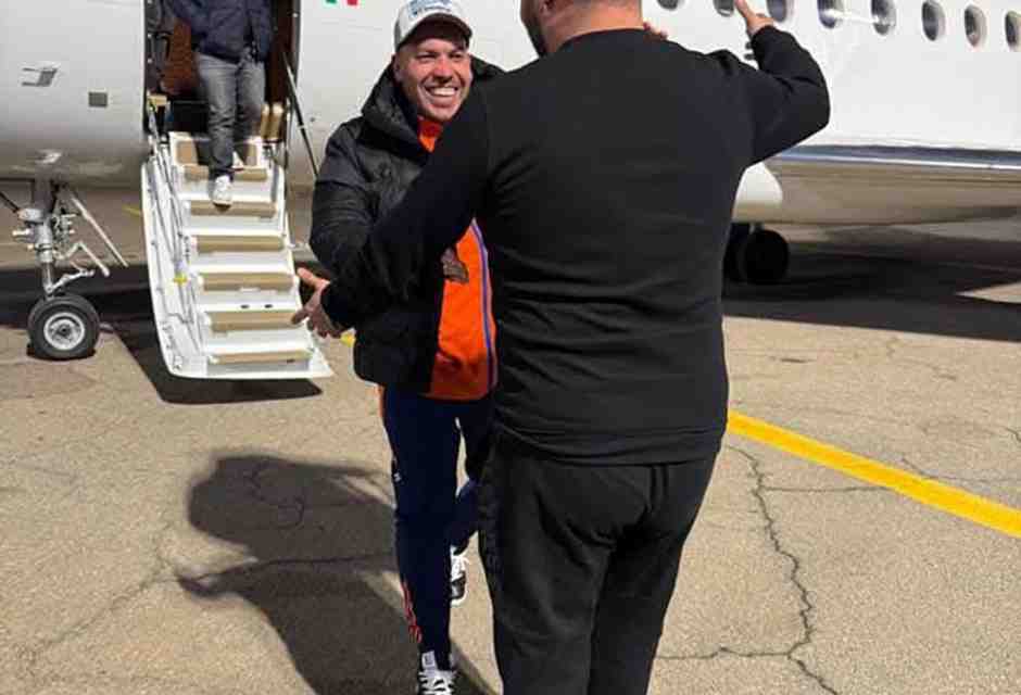 La polemica di destra sui voli di stato di Lo Voi e quella di sinistra contro il volo di stato per Almasri è roba da avvinazzati