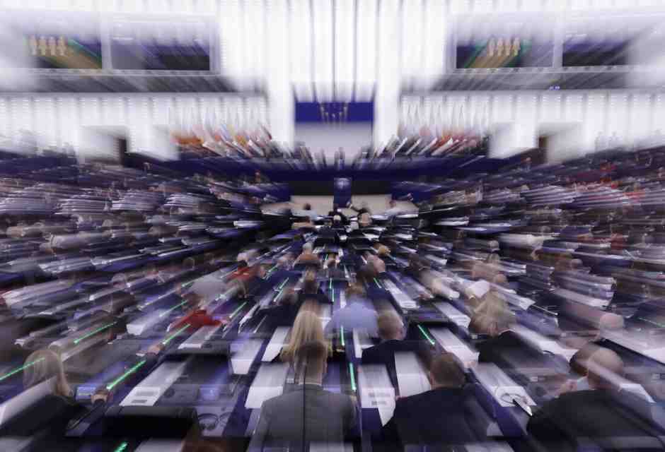 Il voto con l’AfD fa brindare Orbán e i Patrioti, e disperare Socialisti e Verdi. Ppe defilato