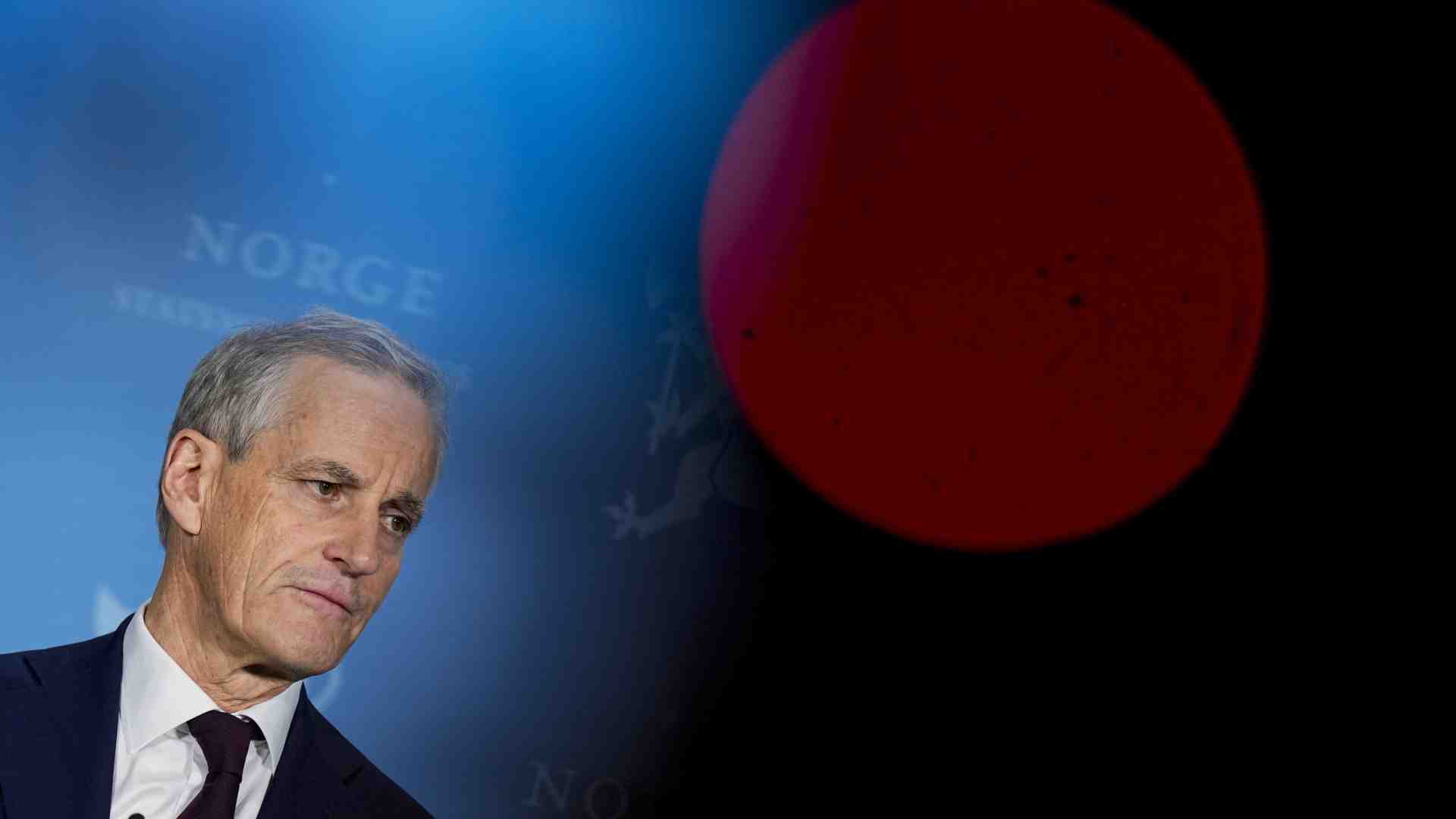 Totem ambientalisti che cadono. Il premier norvegese Støre si dimette
