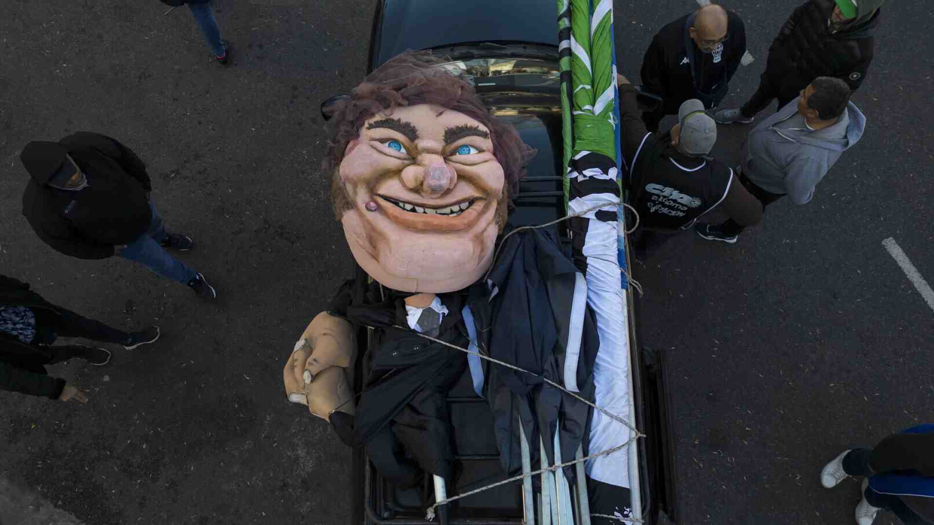 Il discorso contro i gay di Milei sposta la protesta sui diritti civili