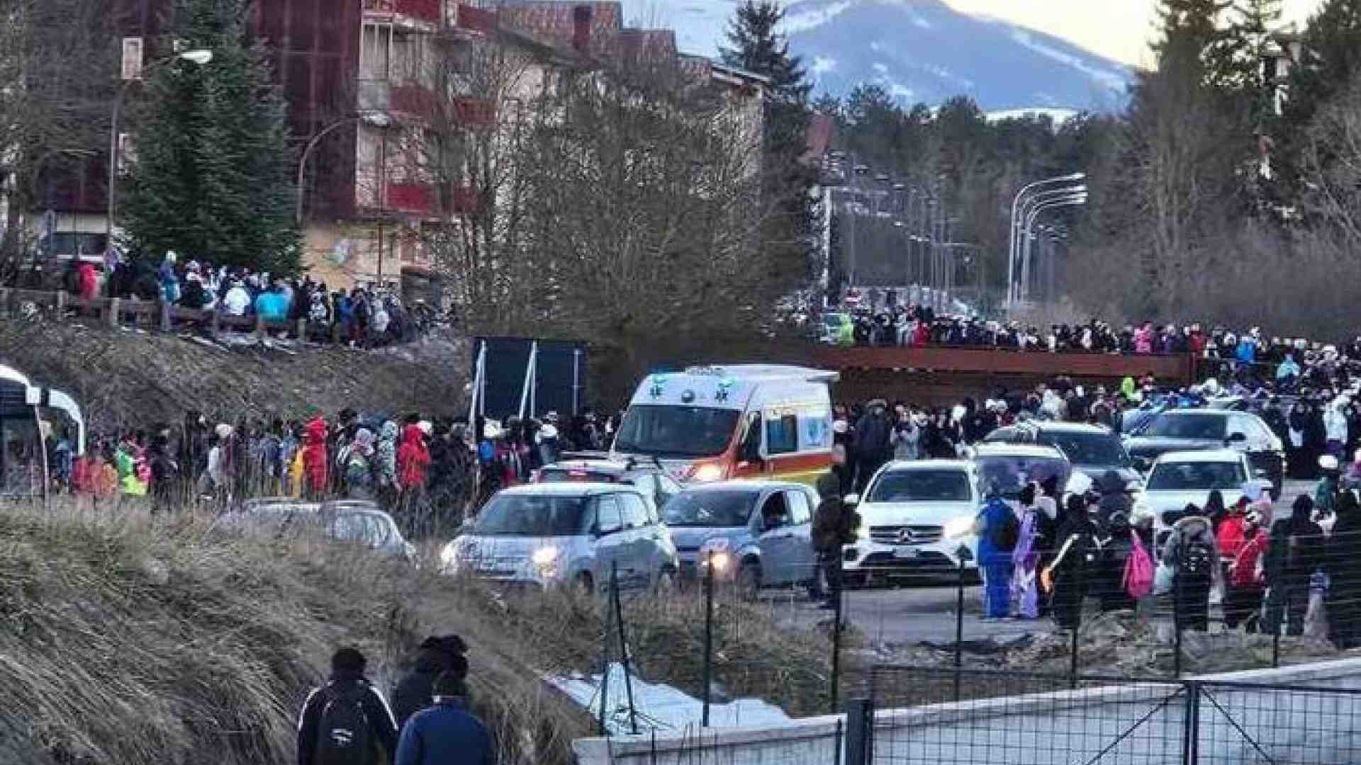 Il sindaco di Roccaraso: "Siamo invasi: mi appello alla legge anti rave del governo Meloni"