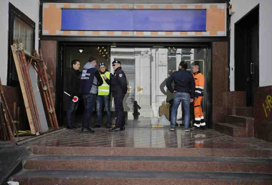 Gli ex cinema della Capitale e il loro futuro uso al centro della lotta tra Regione e Pd