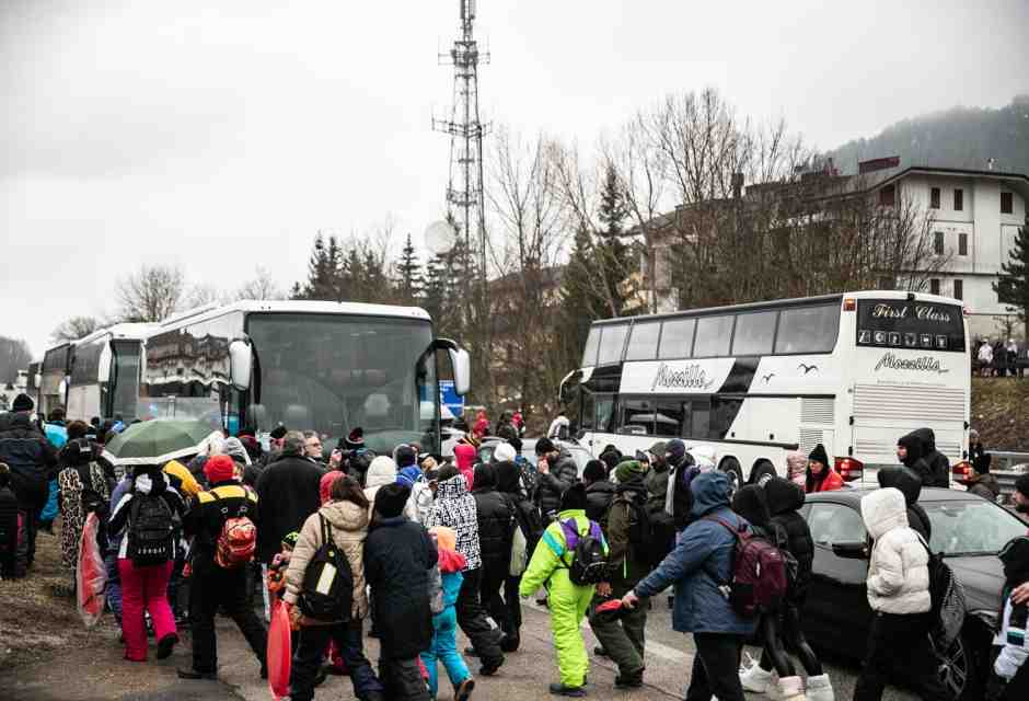 Le prime misure: uno scudo anti pullman e un corridoio umanitario verso Ovindoli