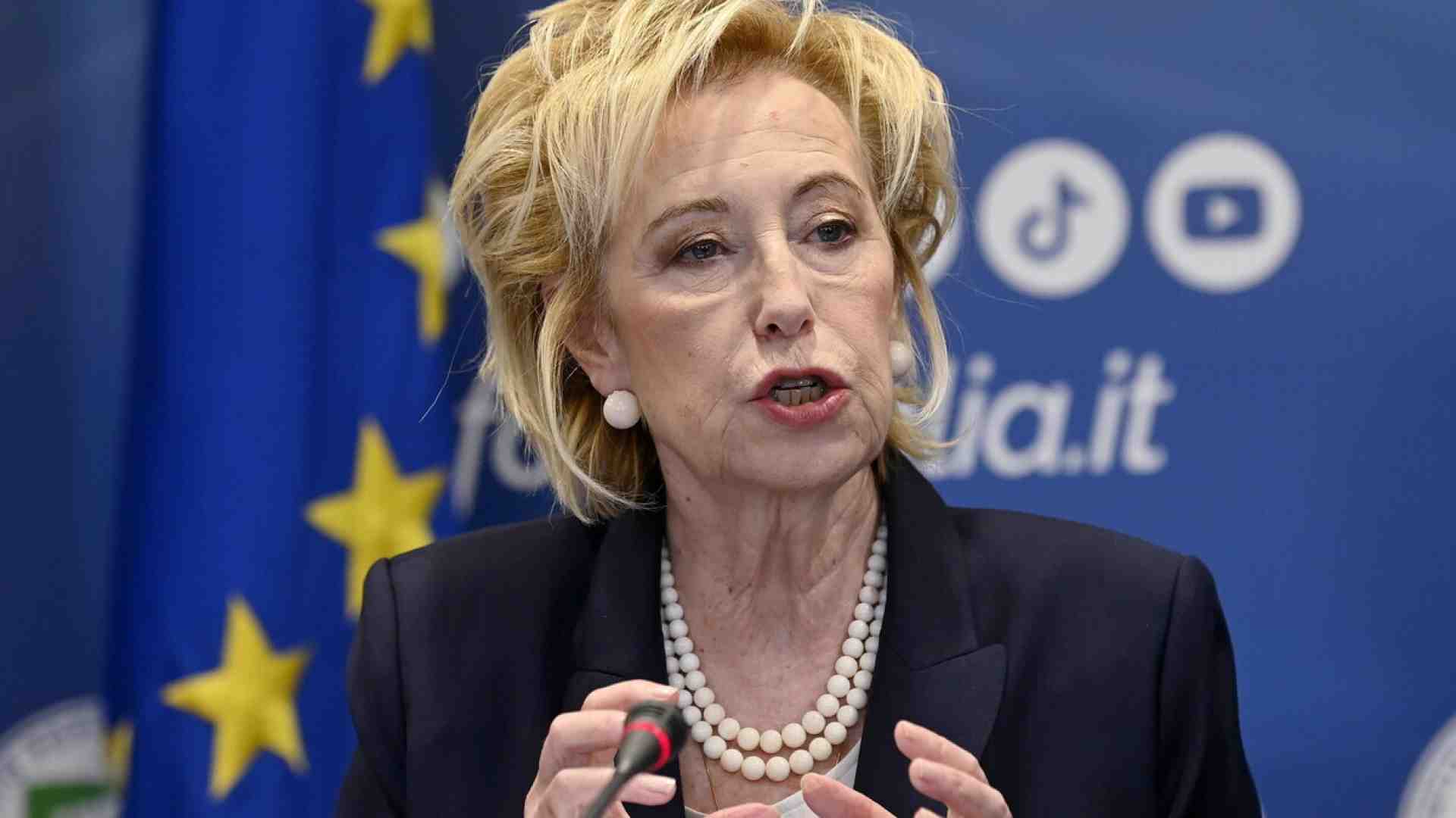 Moratti: “Con Trump Meloni faccia gli interessi Ue. Musk destabilizza l'Europa"