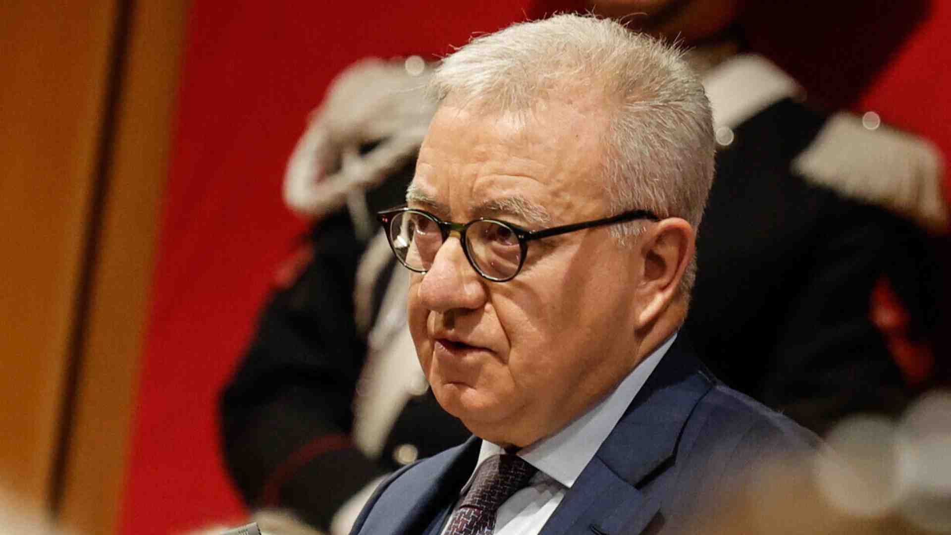 Atto dovuto: indagare la procura di Roma