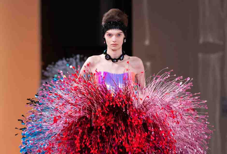 Sfilo, dunque sono. L’epoca della rilevanza