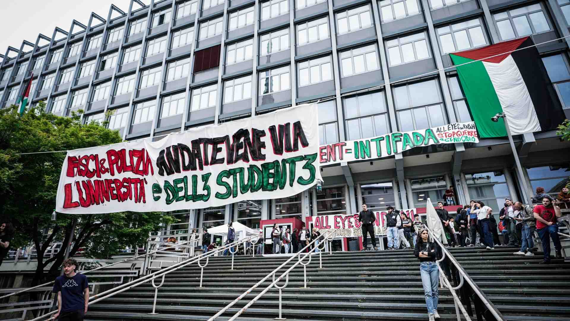 Scorte della Digos, minacce: la dura vita degli studenti che si oppongono ai pro Pal
