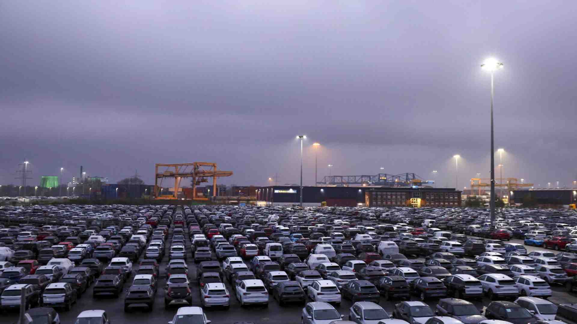Cambio di marcia di Bruxelles sulle auto ibride: "Resteranno sul mercato anche dopo il 2035”