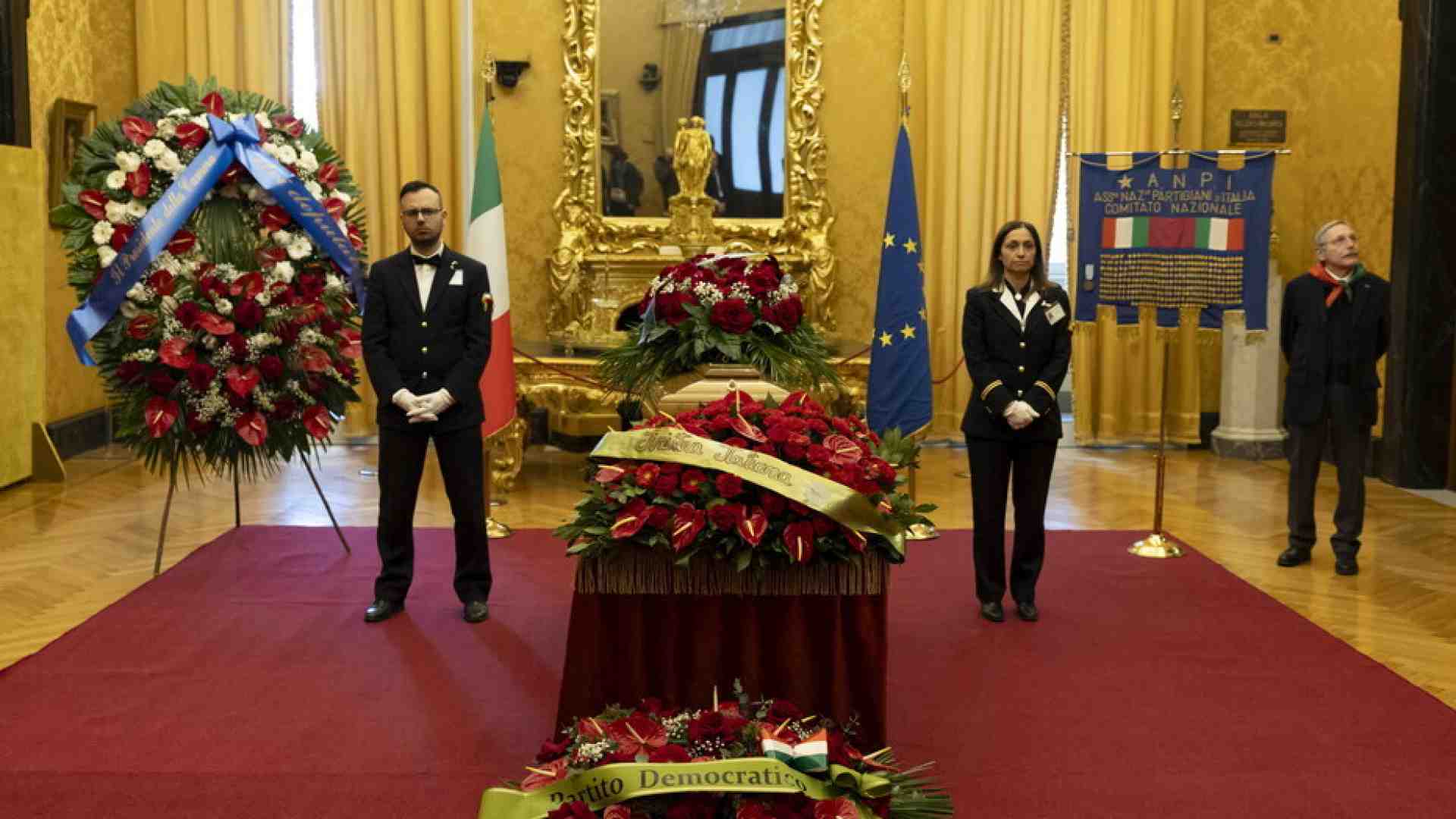 Il saluto ad Aldo Tortorella. Sposetti: la mia generazione non ce l'ha fatta. Lo sguardo cade su D'Alema