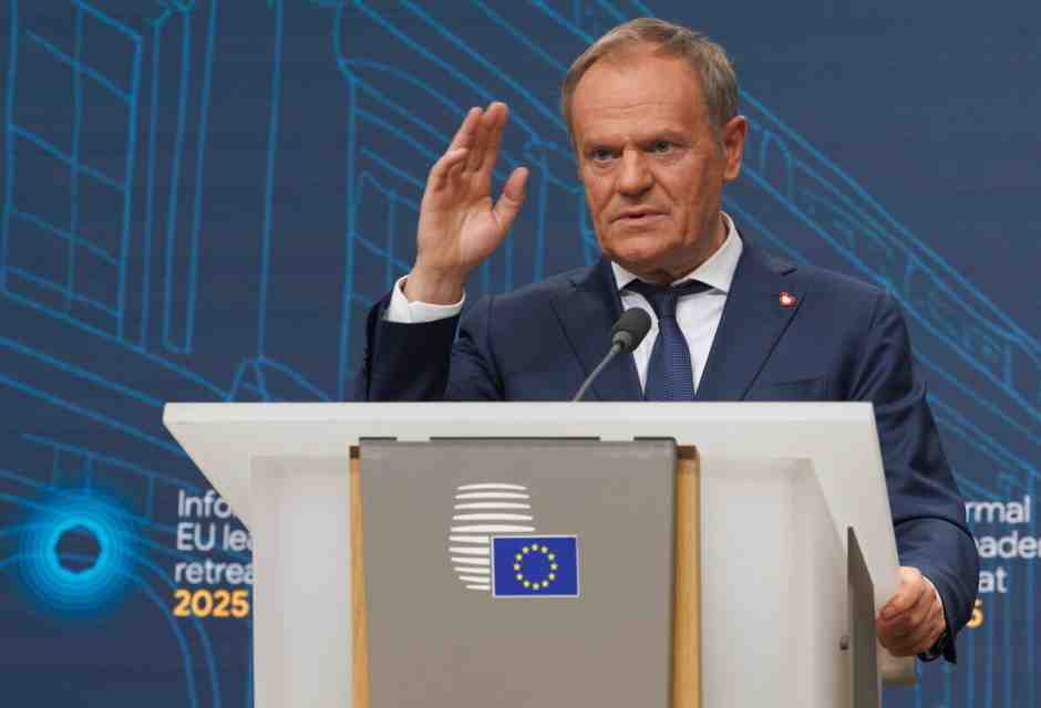 Tusk vuole svegliare l’Ue su difesa e burocrazia