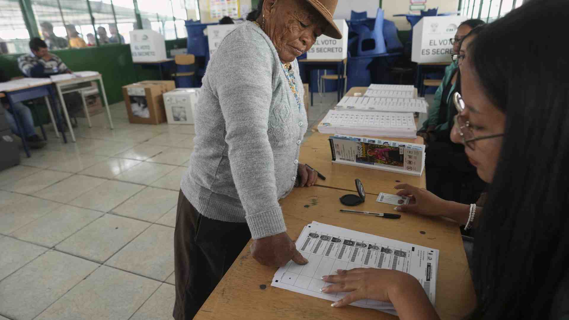 Ecuador diviso tra Daniel Noboa e Luisa González, il ballottaggio sarà decisivo