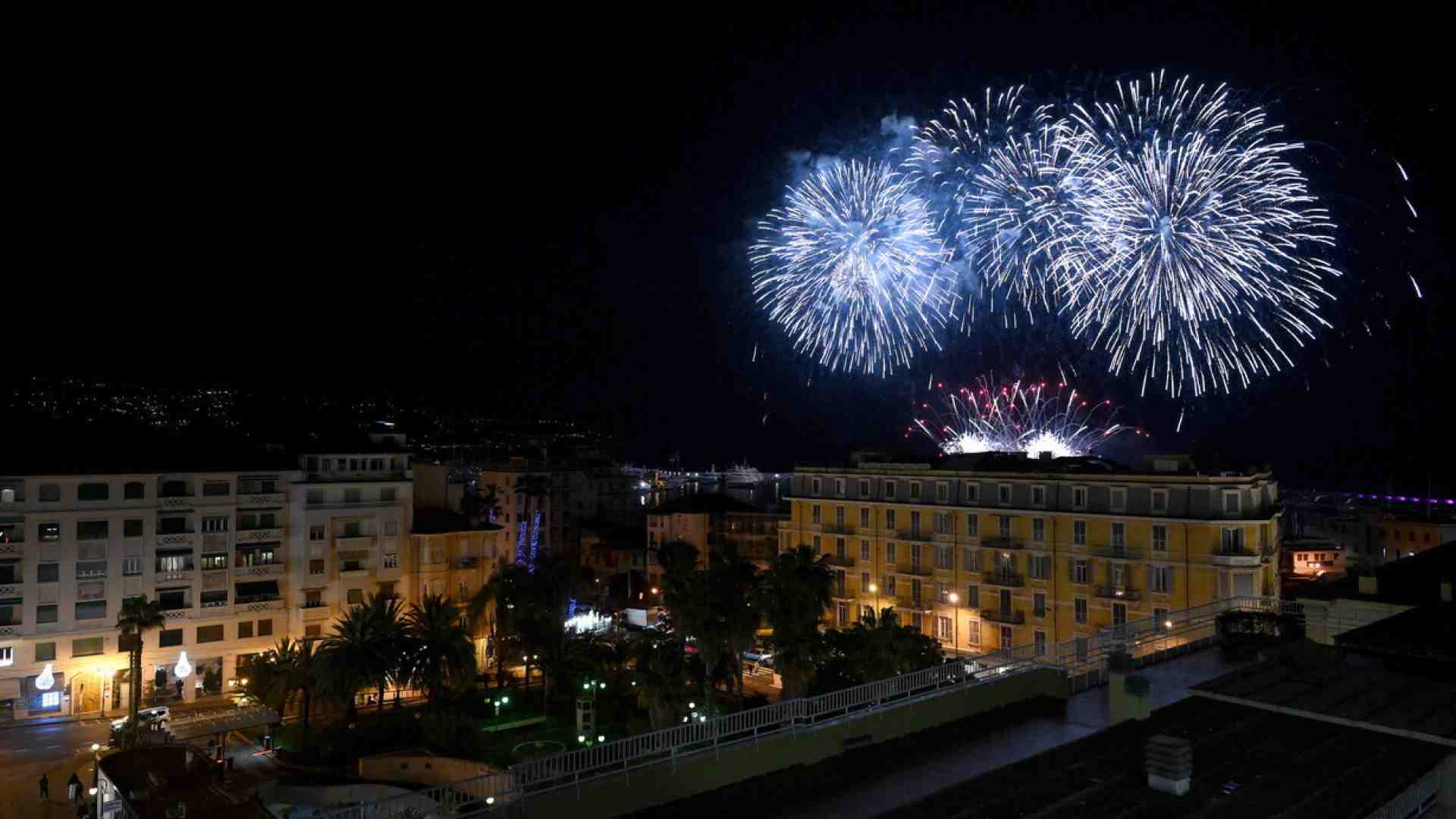 Com’è difficile arrivare all’Ariston. Neanche i pullman di Roccaraso ci riuscirebbero