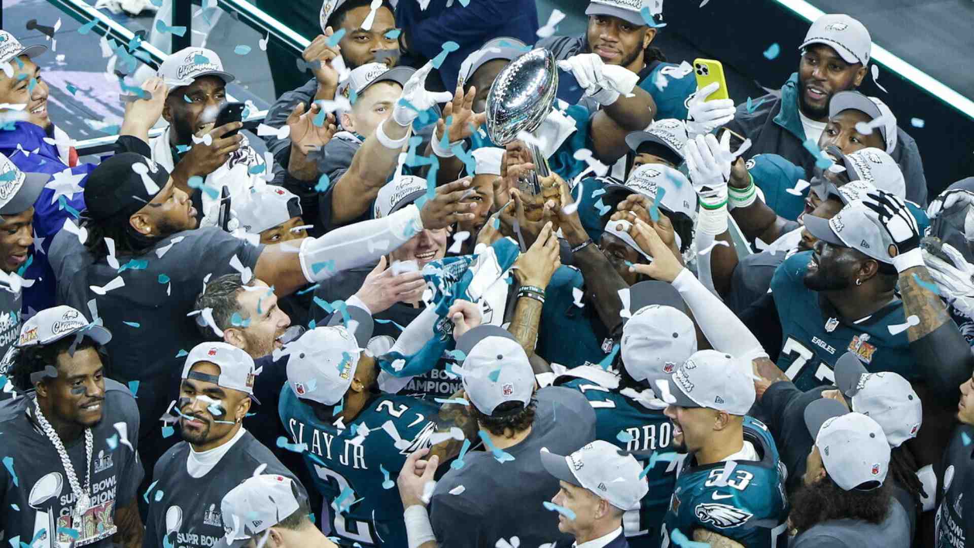 I Philadelphia Eagles vincono un Super Bowl più appassionante in tribuna che in campo