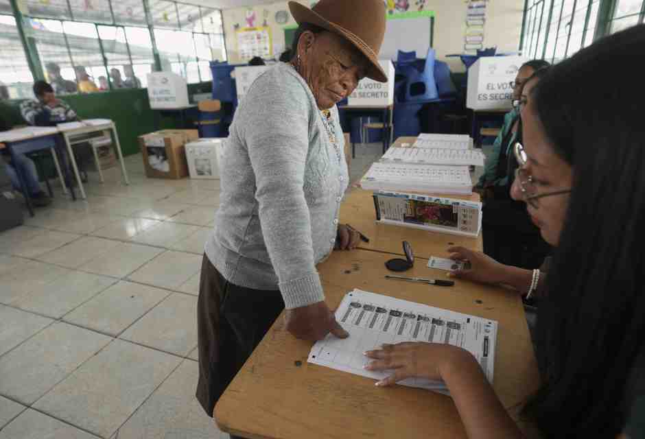 Ecuador diviso tra Daniel Noboa e Luisa González, il ballottaggio sarà decisivo