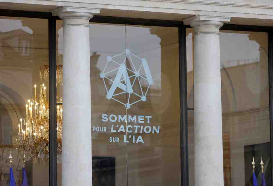 Sul vertice IA di Parigi aleggia lo spettro di DeepSeek, ma per Google l’ecosistema cresce e i costi scendono