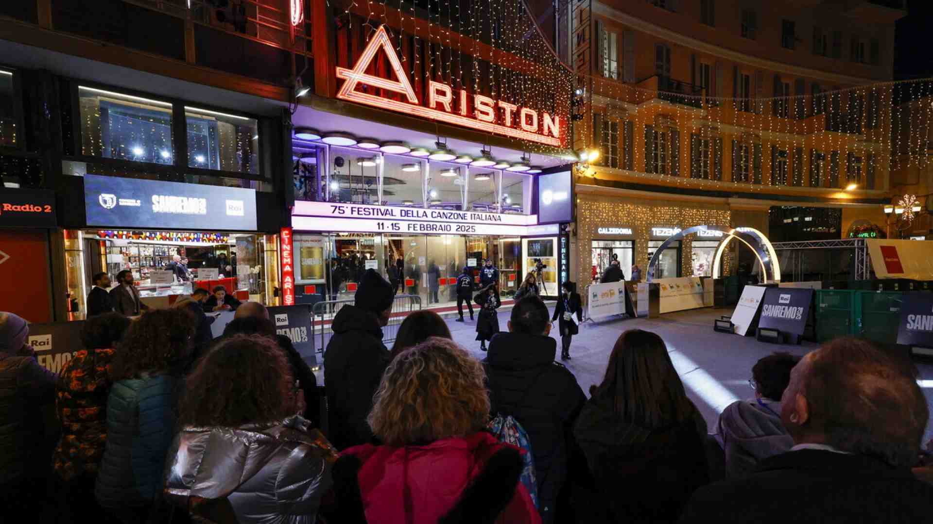 Sanremo ora spazza via Santanchè, Almasri e Graphite. Il tifo di Schlein e Meloni
