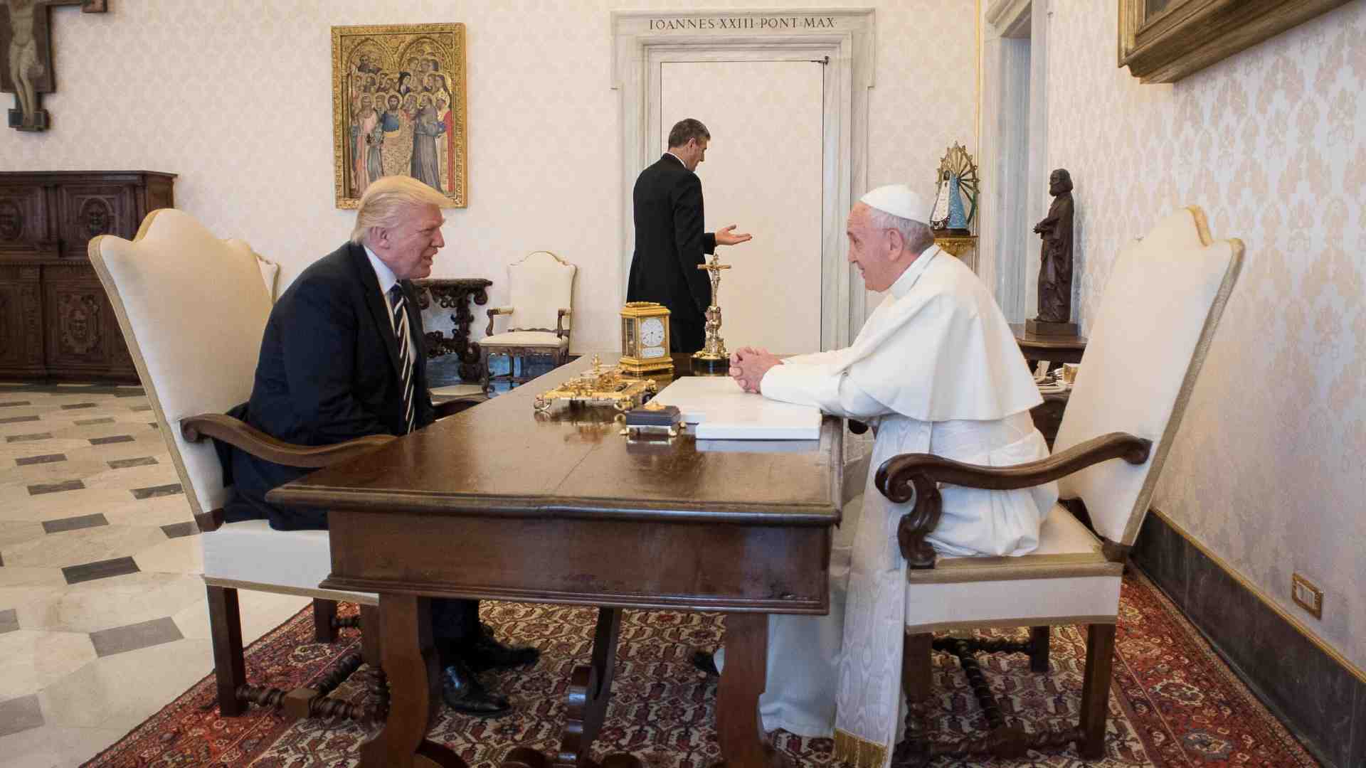 Il Papa dichiara guerra a Trump