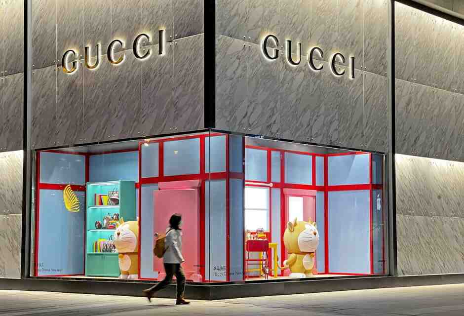 Kering perde quota, ma cresce in borsa. Ragioni possibili