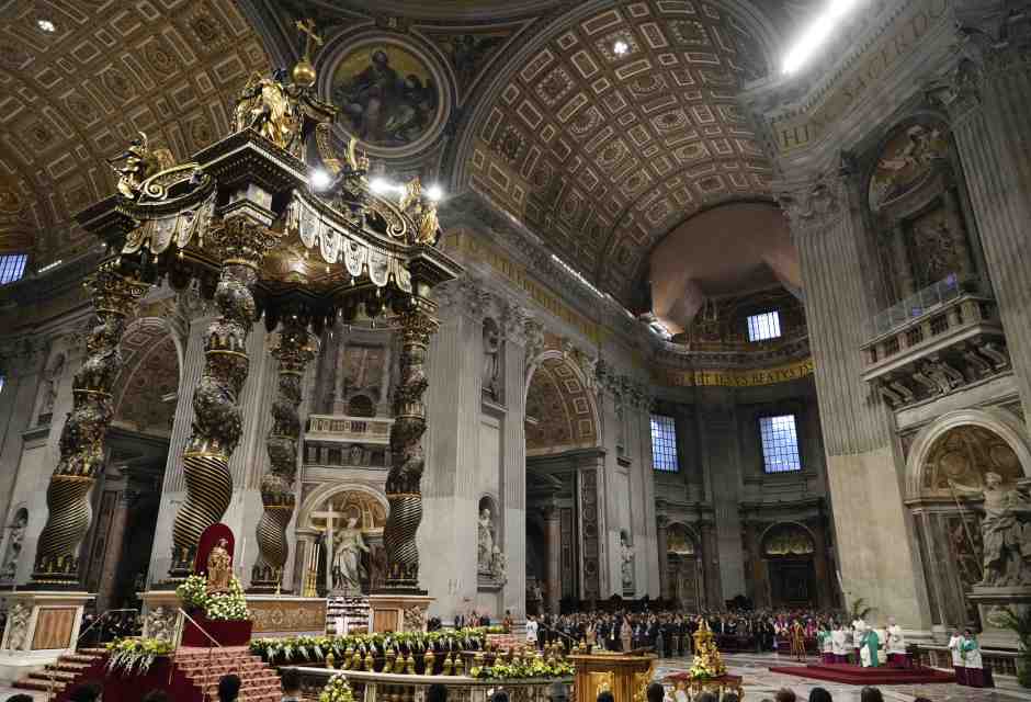 Tra novità tech e gadget per turisti, la Basilica di San Pietro è più simile a un museo che a una chiesa