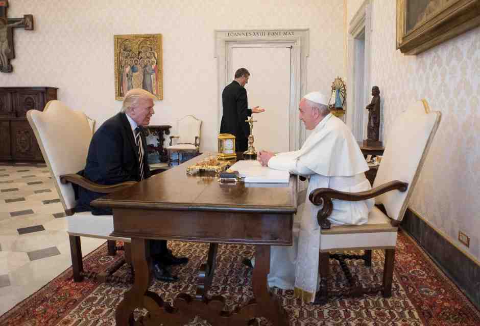 Il Papa dichiara guerra a Trump