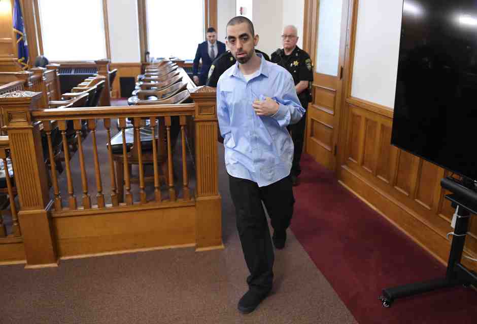 Il processo contro l’attentatore di Rushdie