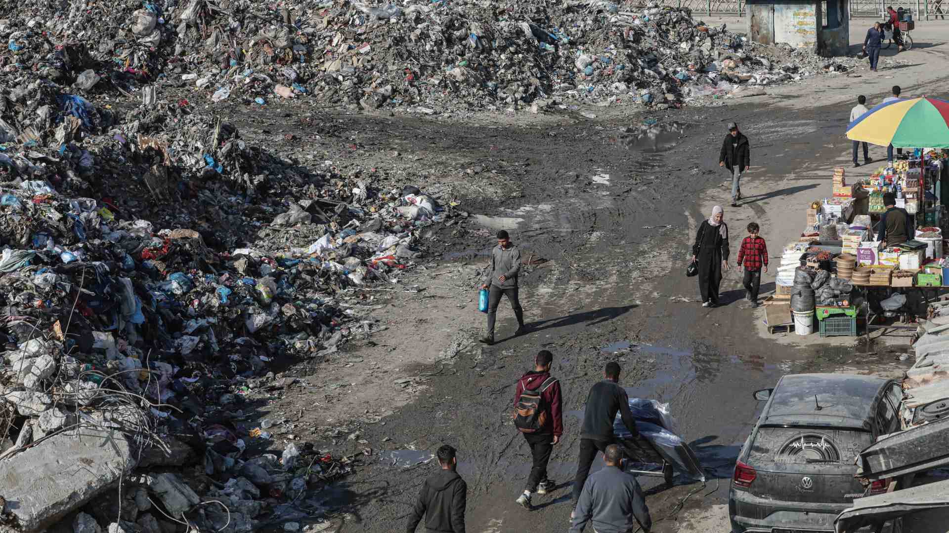 Aspettarsi di tutto mentre si affronta la giornata, e che suono tetro ha preso quel “di tutto”