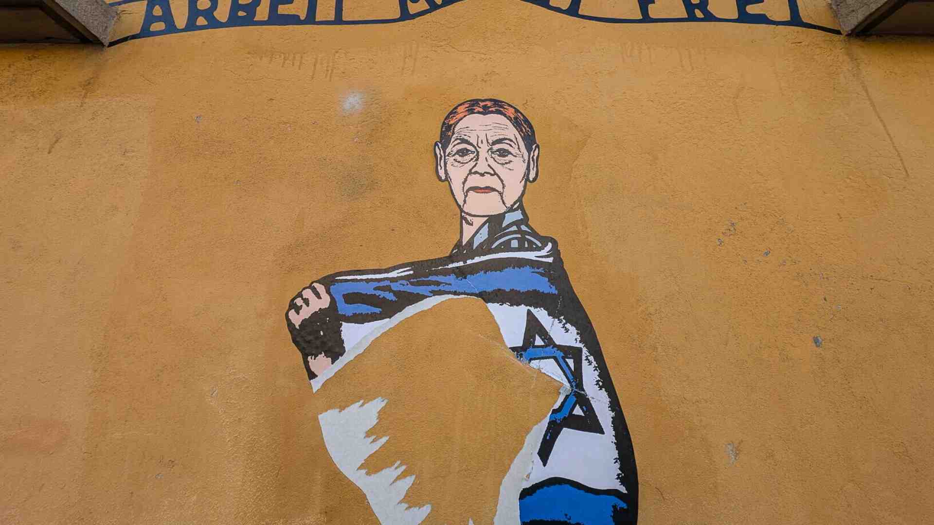 Punito perché contrario allo svilimento della Shoah. La lettera di un prof