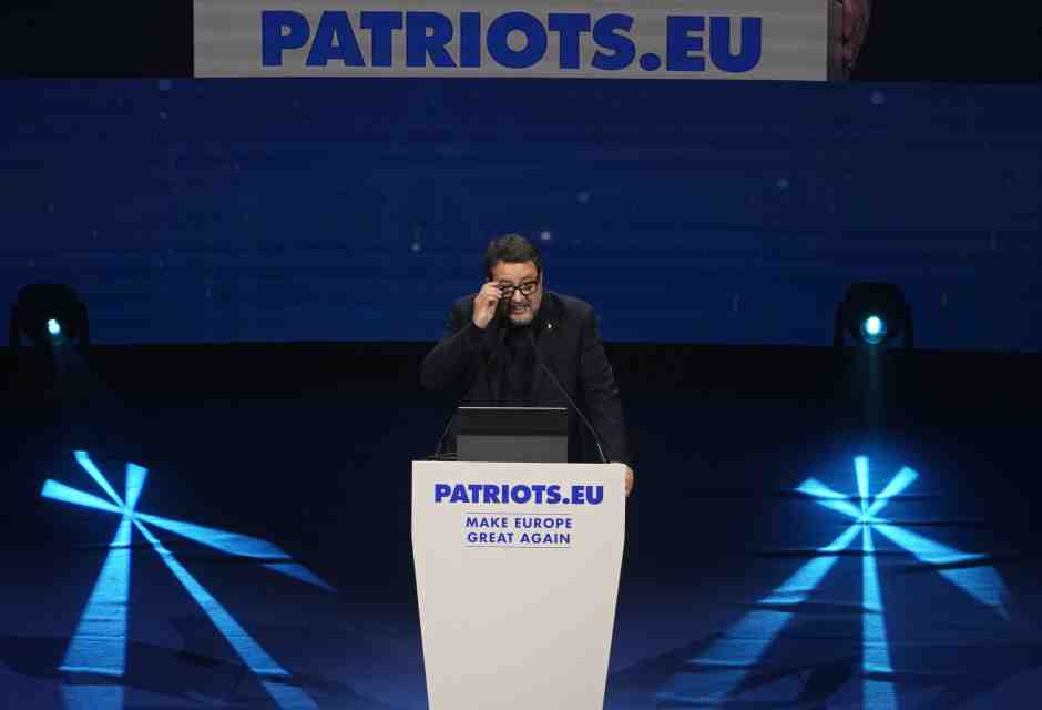 Salvini il rottamatore, litiga con Romeo e a Fedriga dice: “Fai quello che dico io”. Si scrive le regole per il Congresso