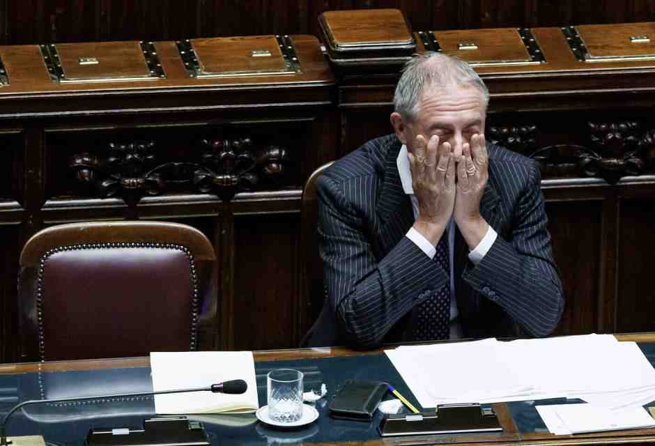 Il crollo dell’industria italiana fa paura