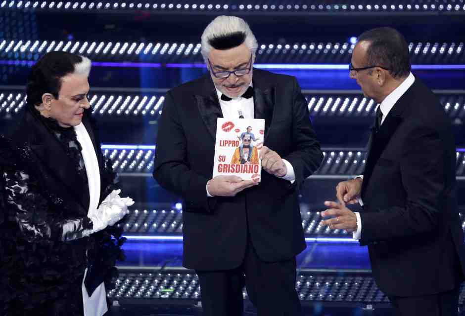 Sanremo mostra la nuova egemonia culturale di destra: appoggiarsi al mainstream per essere presentabili