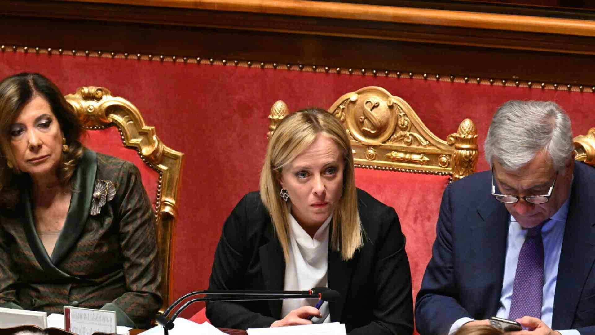 Meloni a Casellati: la nuova legge elettorale con il premierato. La ministra a Tajani: "Le preferenze danneggiano FI"