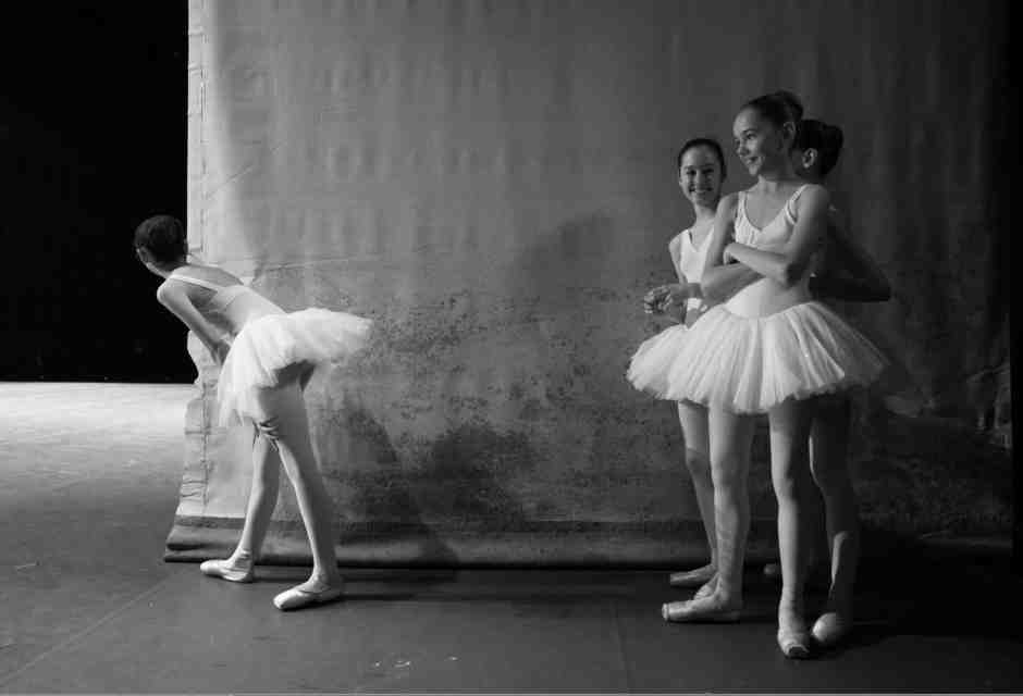 La leggerezza e la disciplina, essere ballerine alla Scala. In mostra