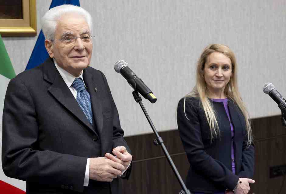 Mattarella: “La Russia torni a svolgere il suo importante ruolo nella comunità internazionale”