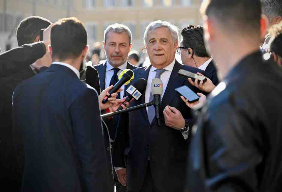 Tajani: "Marina Berlusconi è un'imprenditrice, dice quello che vuole"