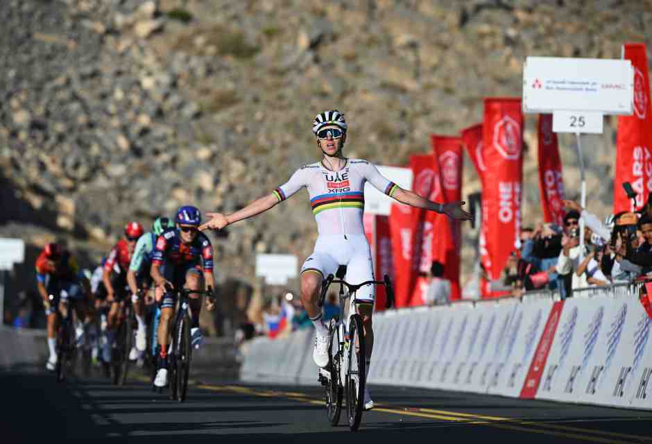 Una salita nel deserto non merita la solitudine di Tadej Pogacar